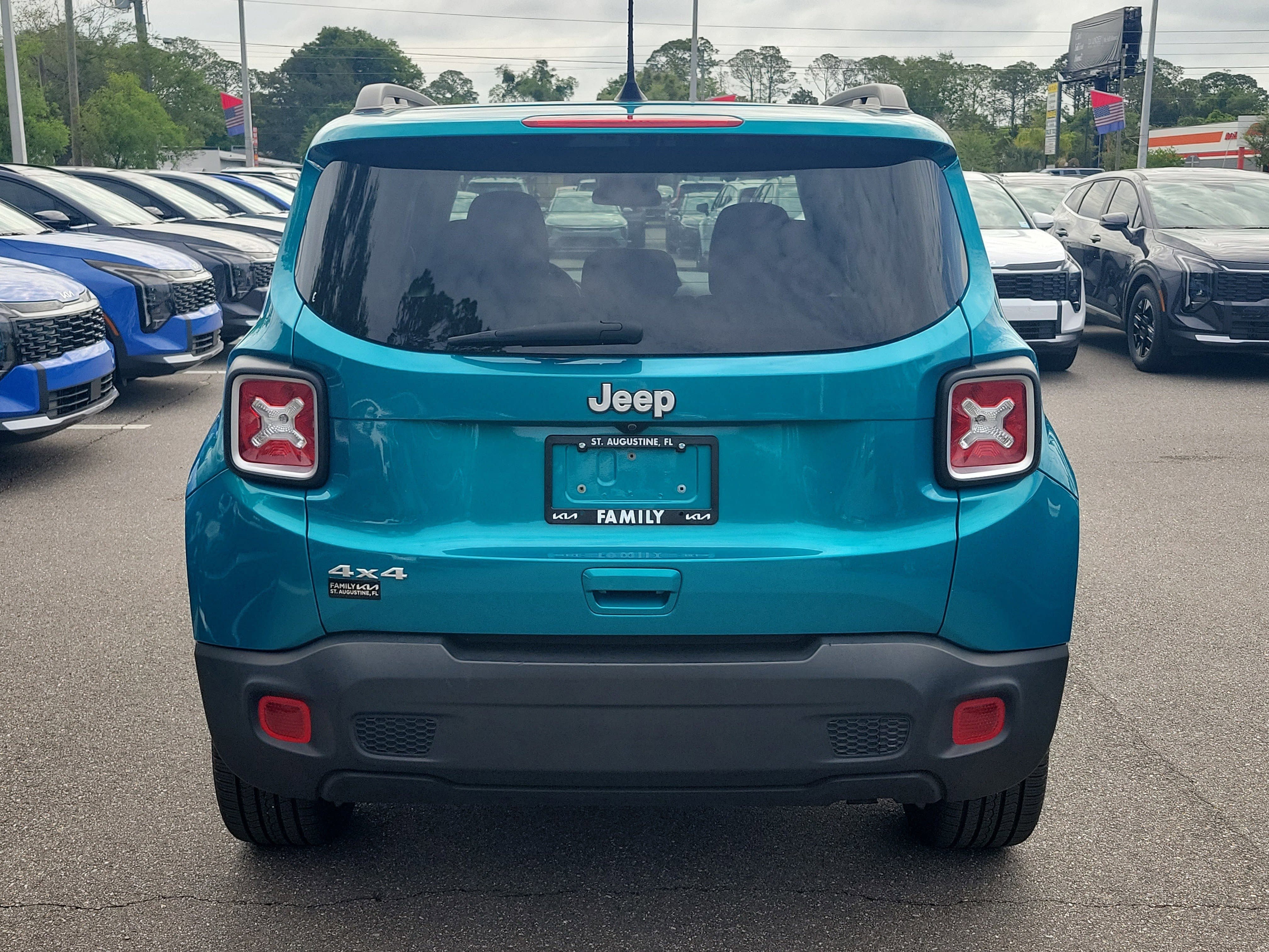 Used 2021 Jeep Renegade Latitude AWD/4WD image 5