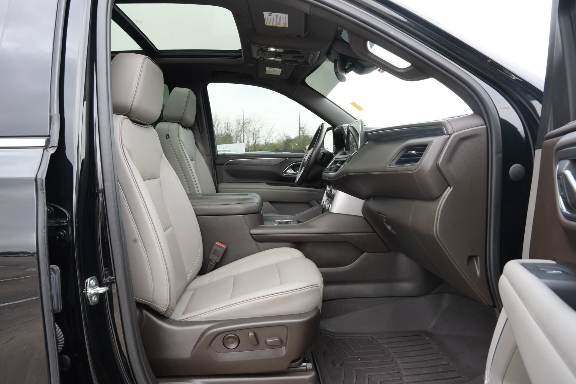 Used 2023 GMC Yukon SLT image 28