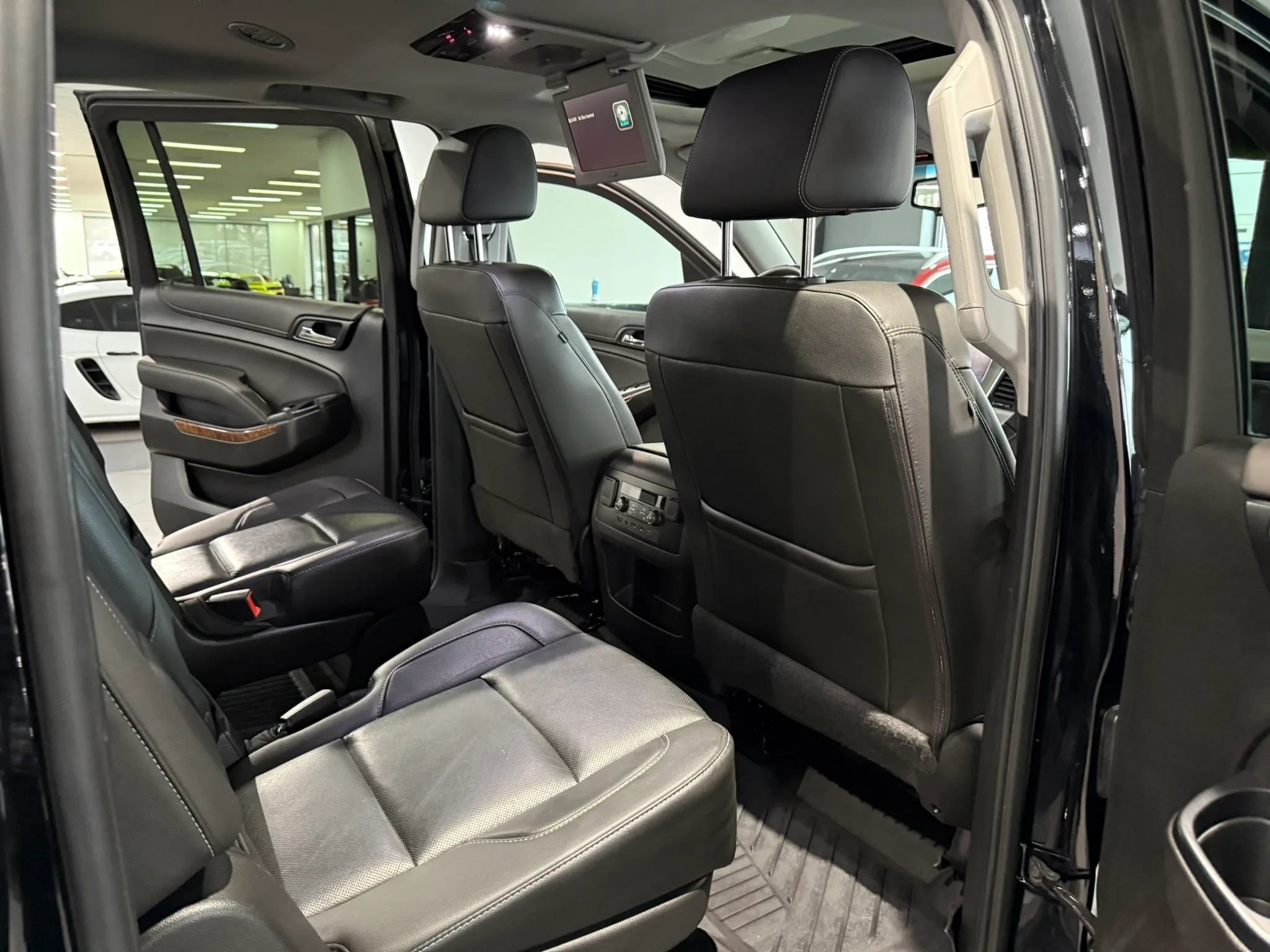 Used 2019 Chevrolet Suburban Premier image 11