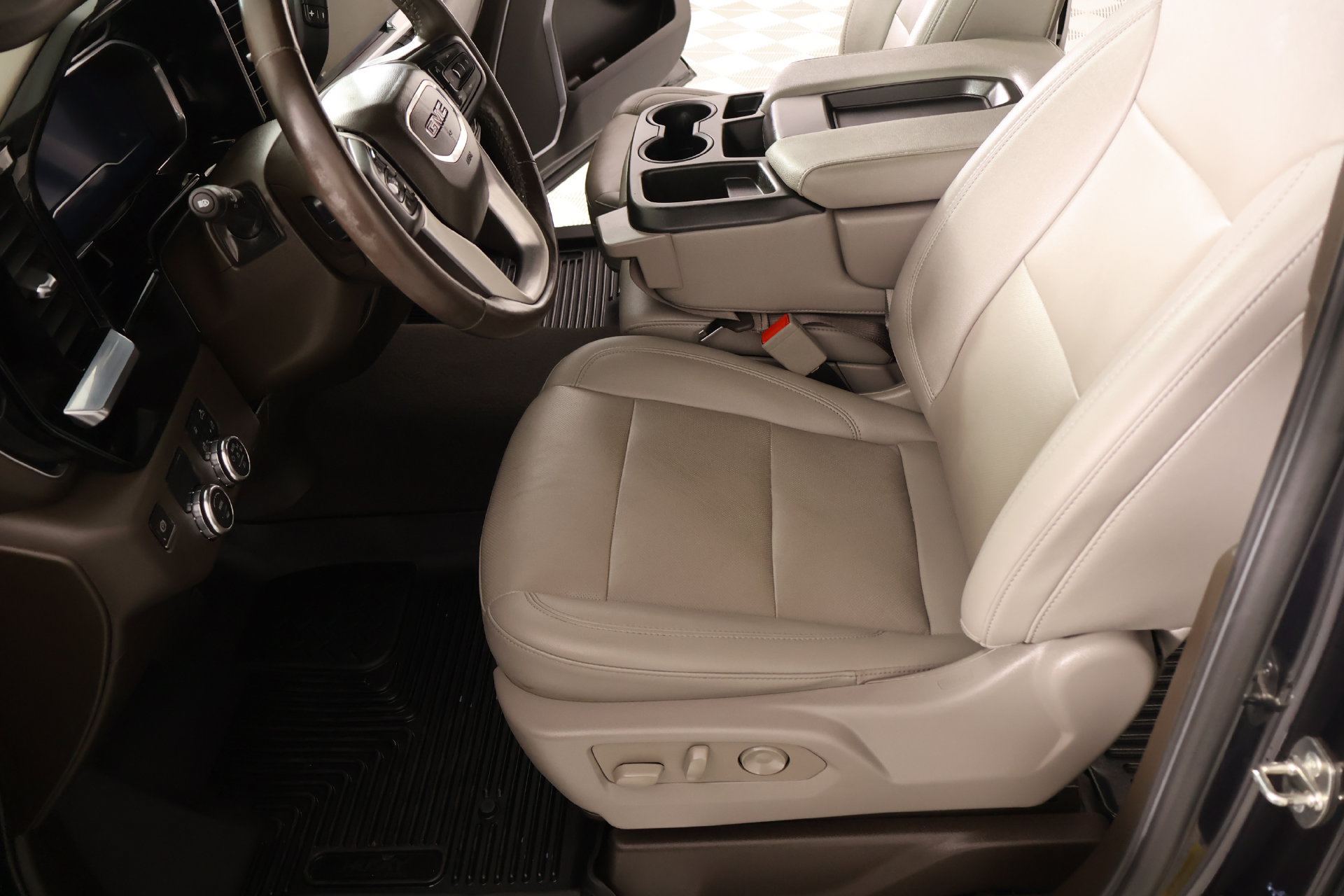 Used 2022 GMC Sierra 1500 SLT RWD image 11