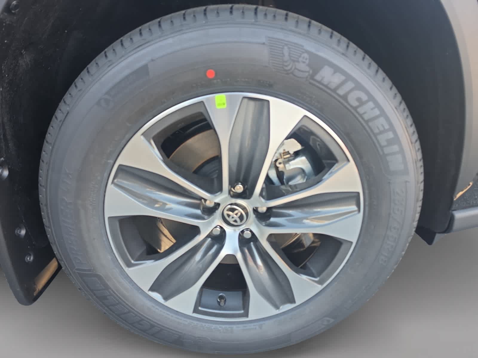 New 2026 Toyota Highlander XLE AWD/4WD image 9