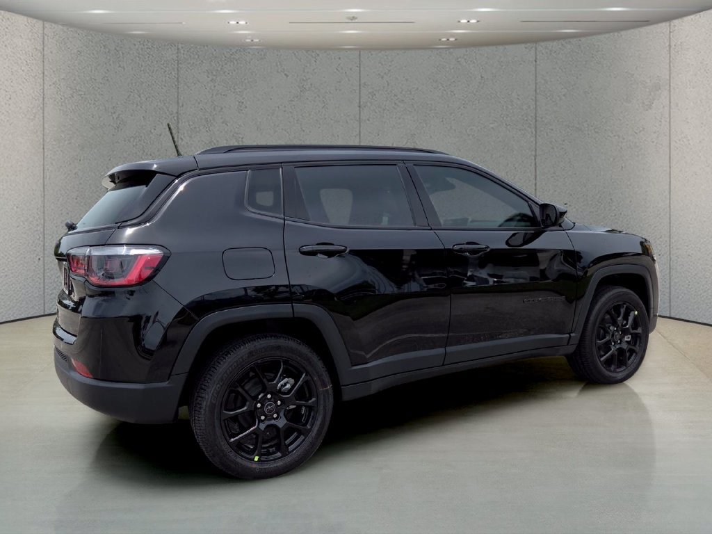 New 2026 Jeep Compass Latitude AWD/4WD image 4