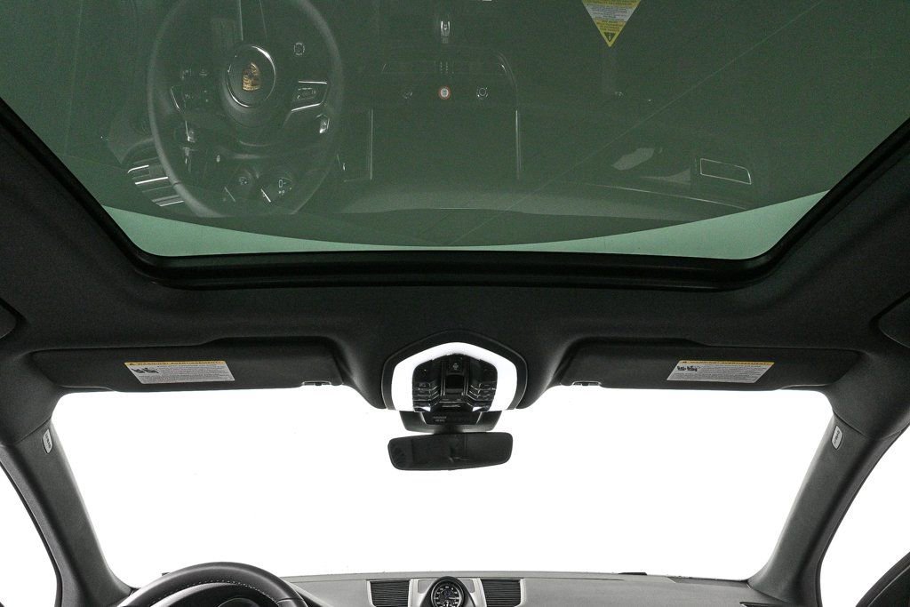 Certified 2026 Porsche Macan AWD/4WD image 20