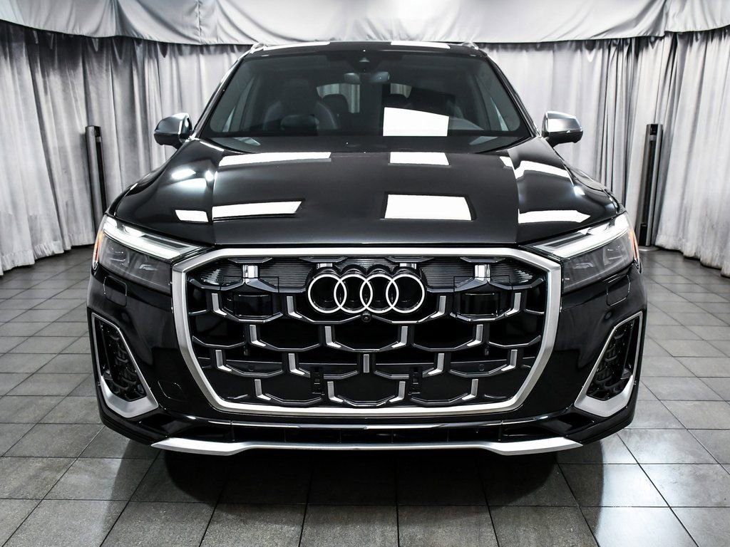 Used 2025 Audi SQ7 Premium Plus image 2