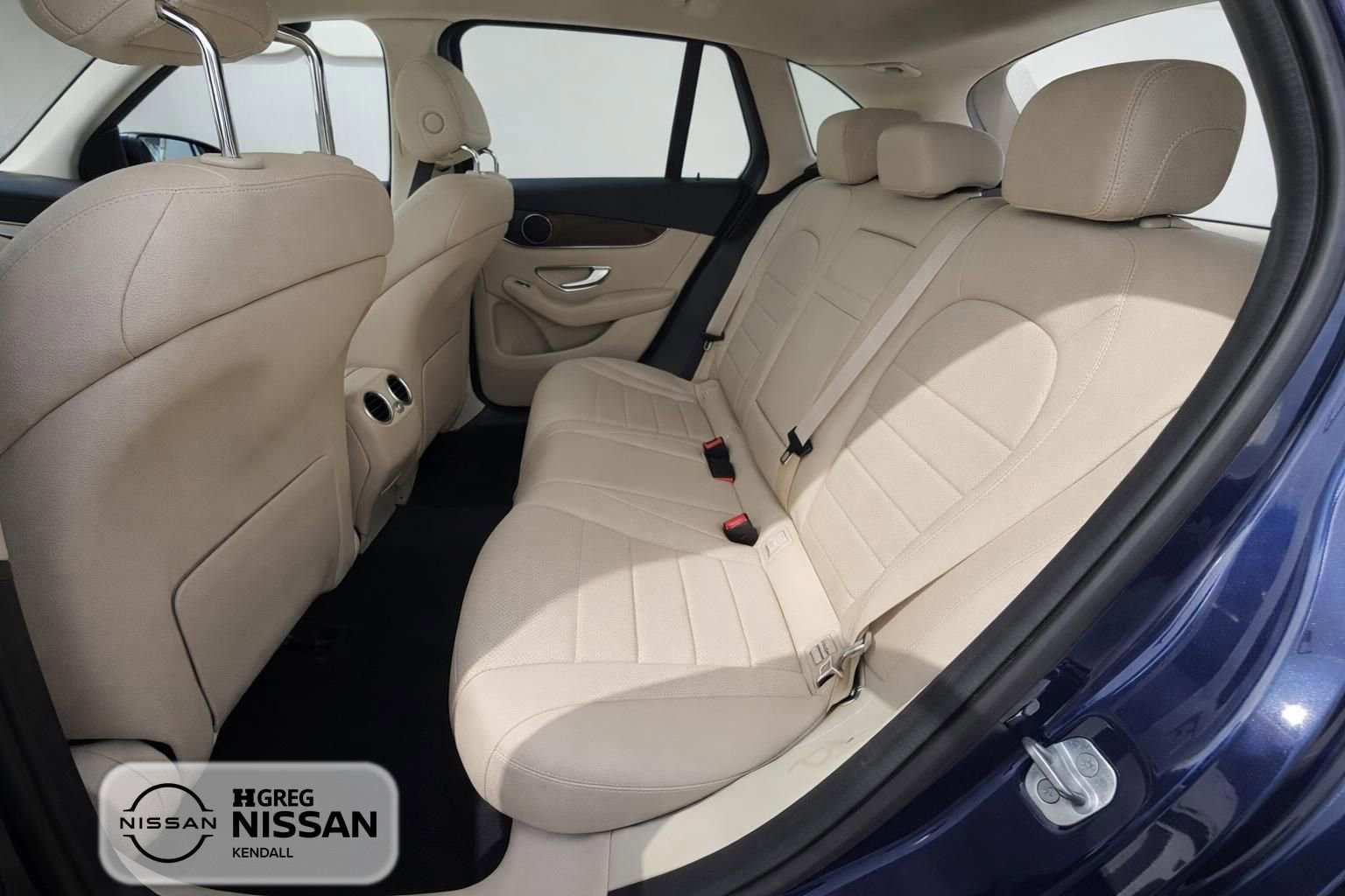 Used 2021 Mercedes-Benz GLC 300 4MATIC w/ Premium Package image 12