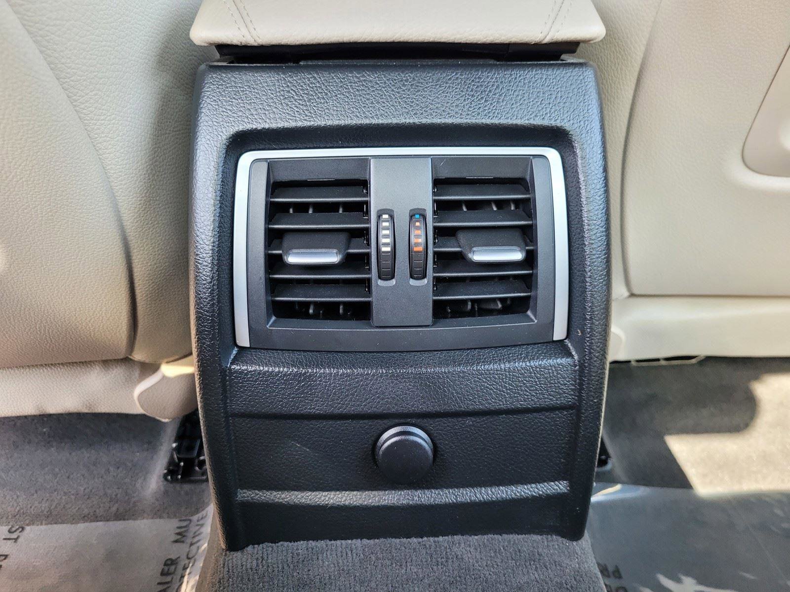 Used 2017 BMW 330i Sedan RWD image 18