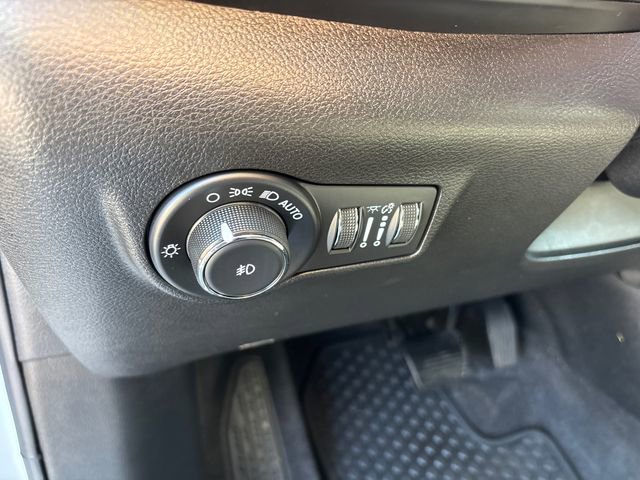 Used 2022 Jeep Compass Trailhawk w/ Trailhawk Convenience Group AWD/4WD image 15