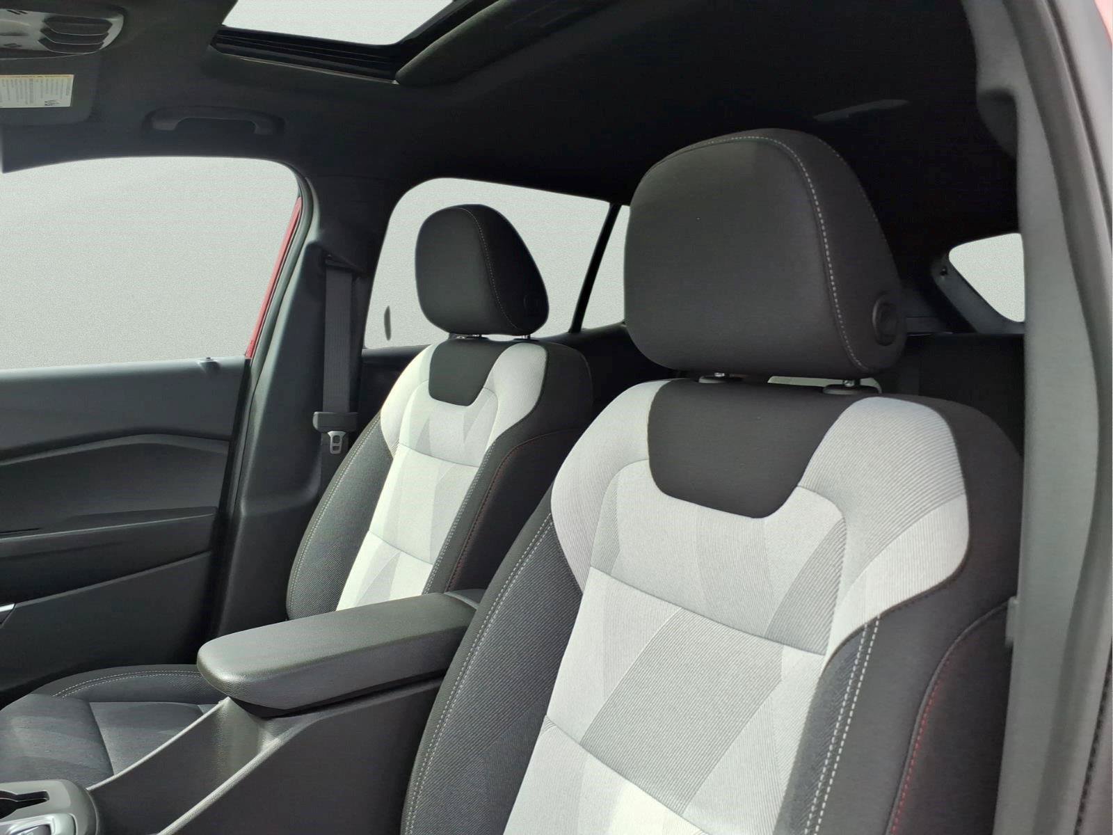 New 2026 Chevrolet Trax RS w/ Sunroof Package FWD image 16