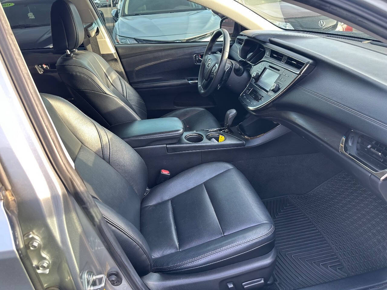 Used 2016 Toyota Avalon XLE FWD image 16