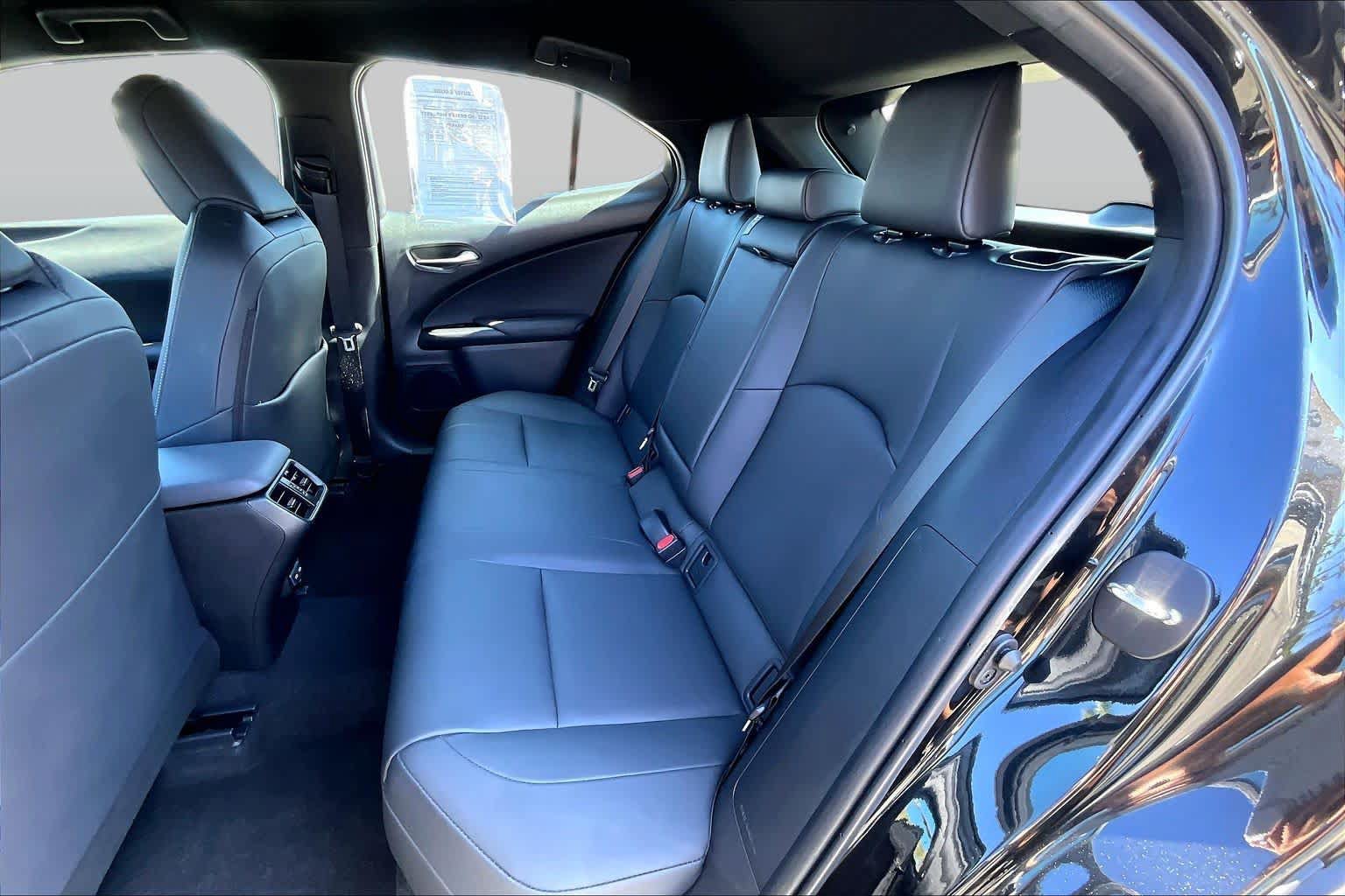Used 2022 Lexus UX 200 w/ Accessory Package (Z1) FWD image 18