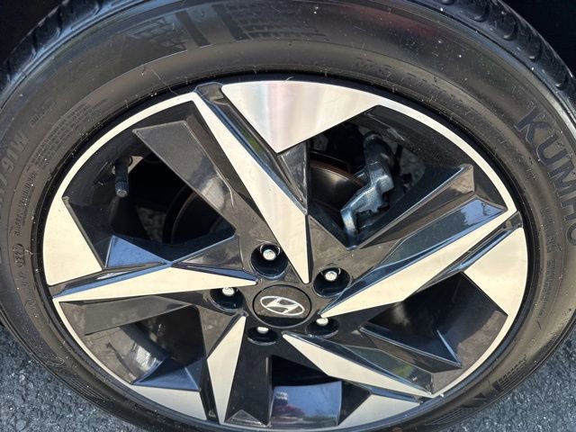 Certified 2023 Hyundai Elantra Limited w/ Cargo Package FWD image 9