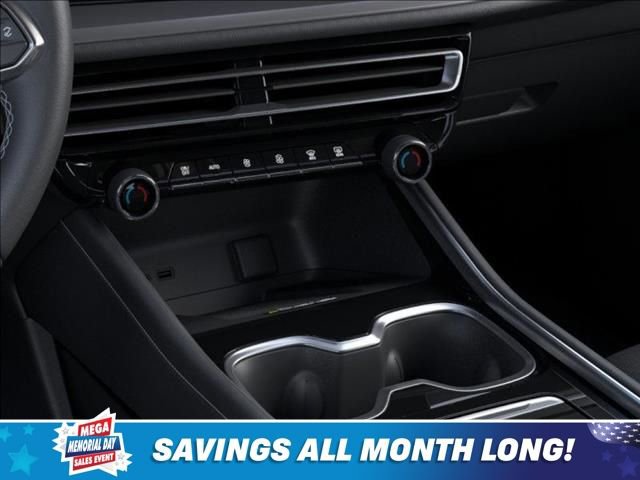 New 2025 Chevrolet Traverse LT w/ LPO, Floor Liner Package FWD image 23