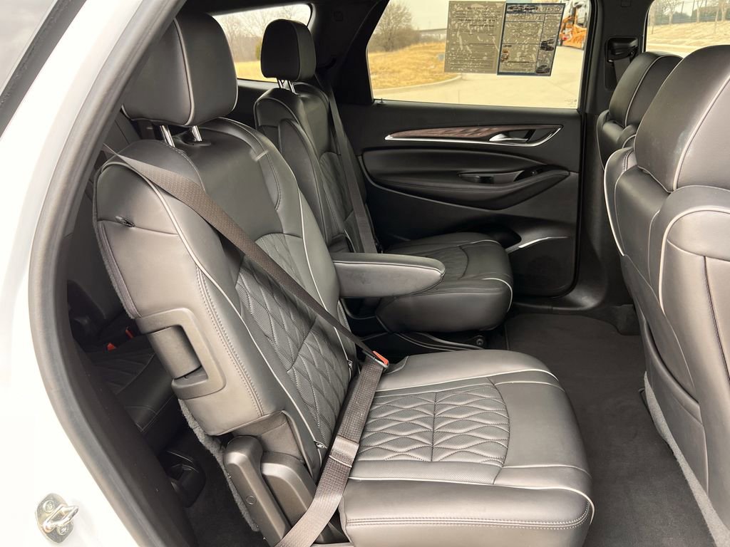 Used 2023 Buick Enclave Avenir image 30