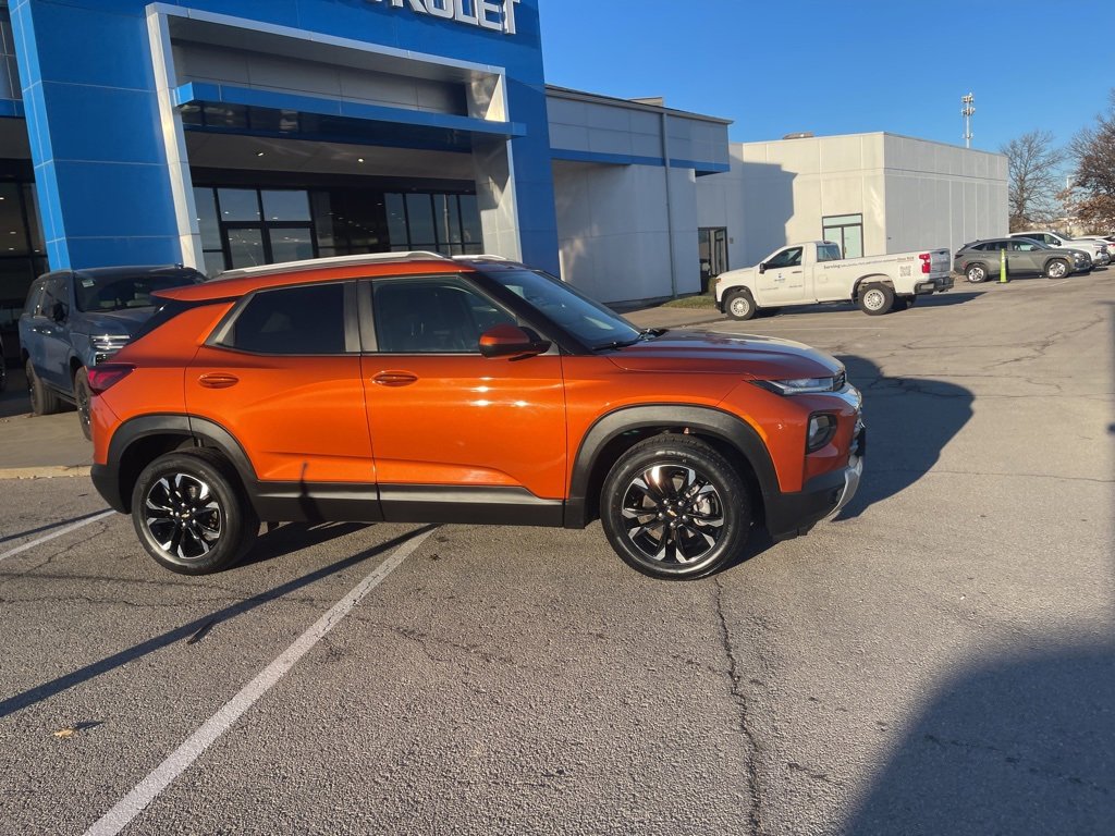 Certified 2022 Chevrolet TrailBlazer LT w/ Driver Confidence Package image 2