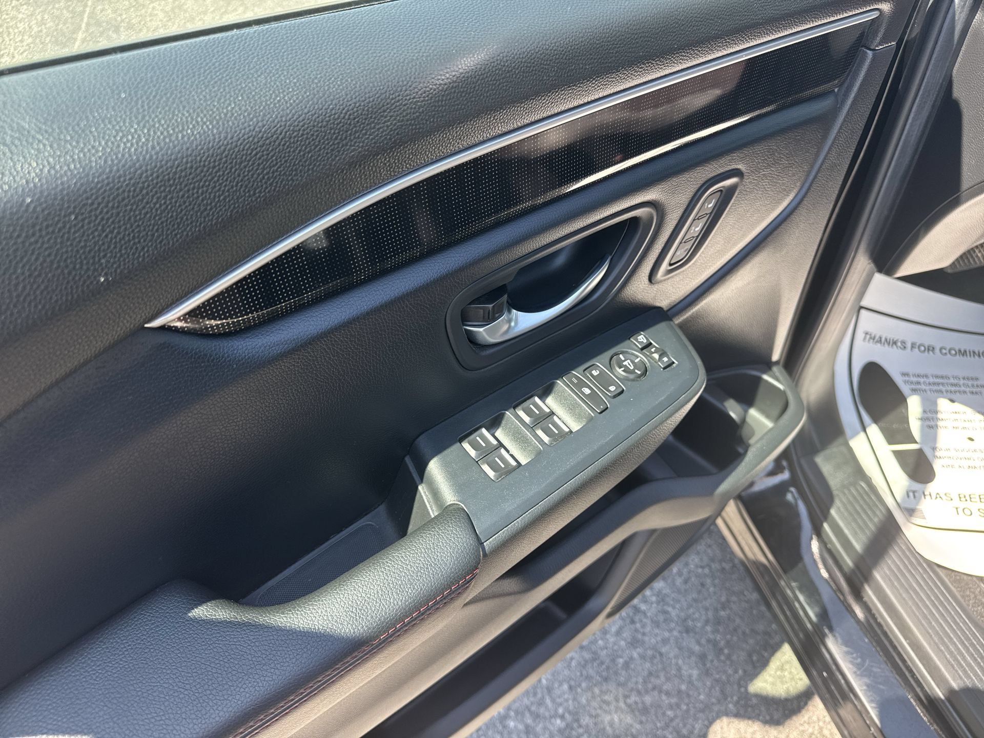 Used 2025 Honda Pilot Black Edition image 24