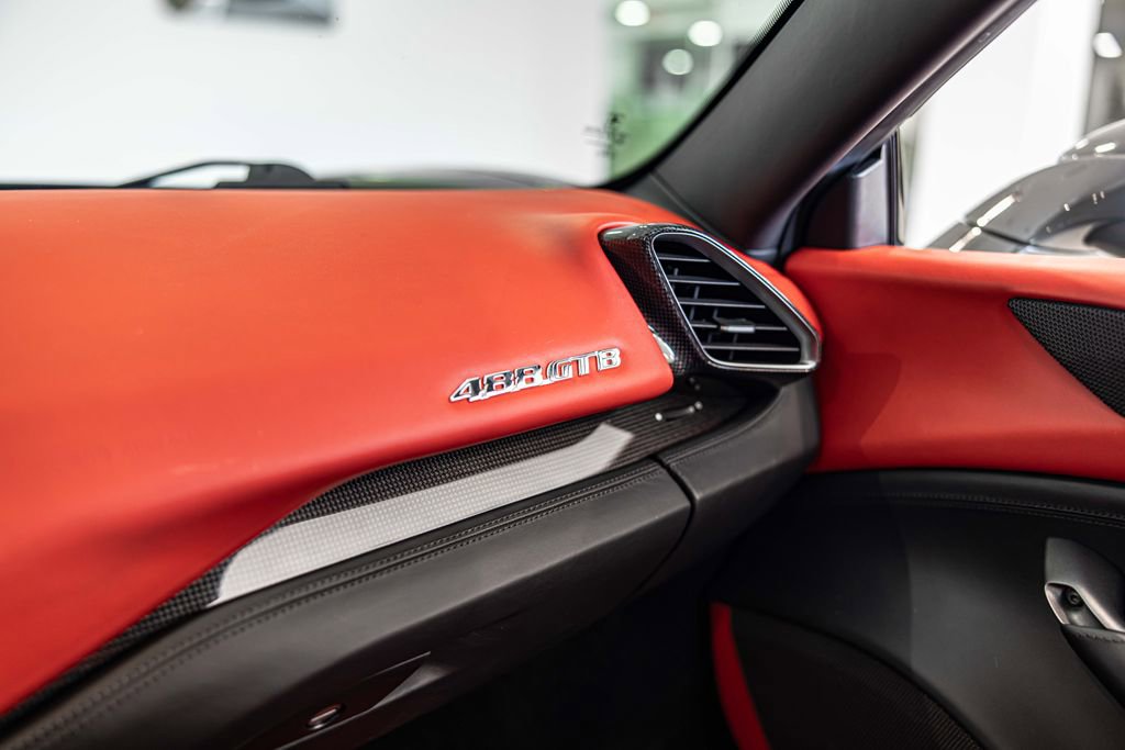 Used 2018 Ferrari 488 GTB RWD image 29