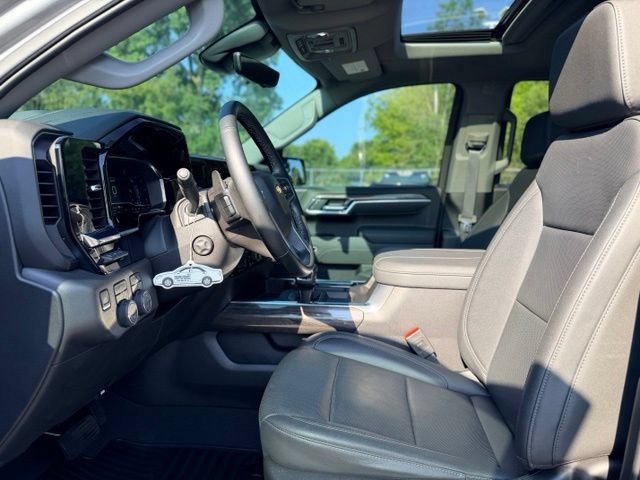 Used 2025 Chevrolet Silverado 1500 LTZ w/ LTZ Premium Package AWD/4WD image 7