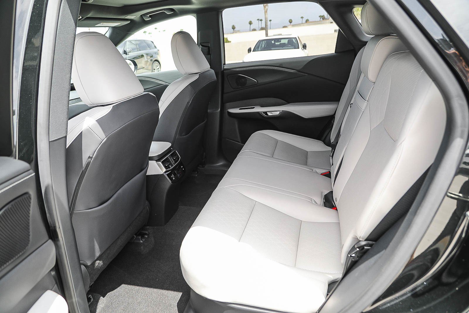 Used 2024 Lexus RX 350 Premium Plus w/ Cold Area Package FWD image 18