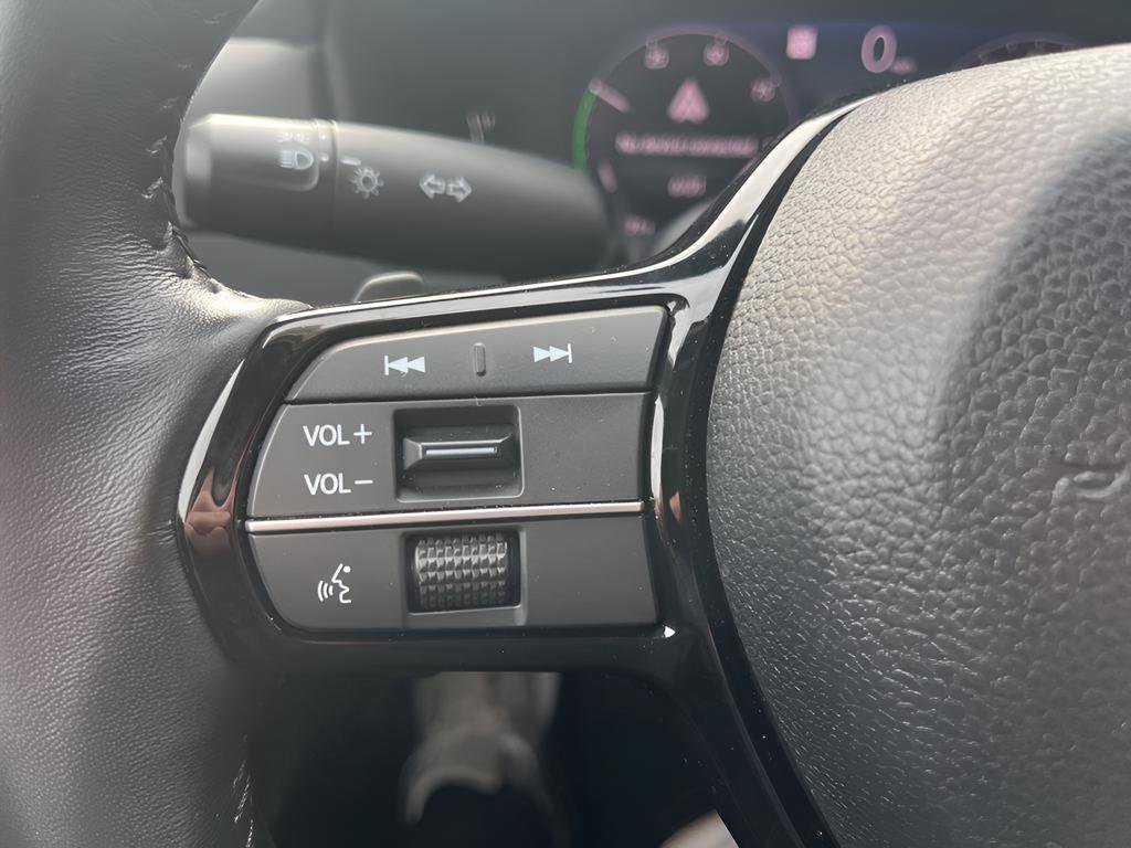 Used 2024 Honda Accord Touring image 12
