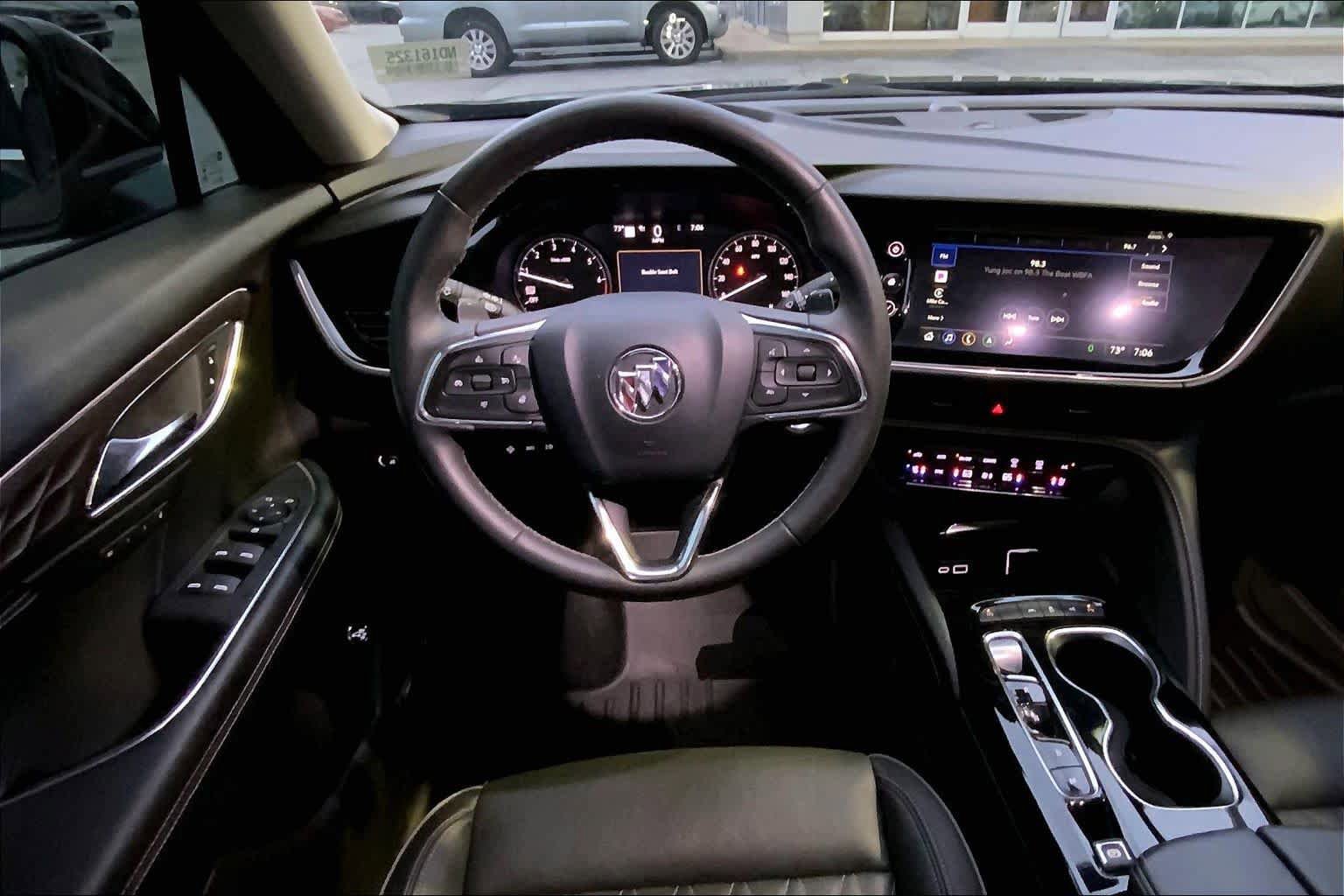 Used 2022 Buick Envision Avenir w/ Technology Package II FWD image 6