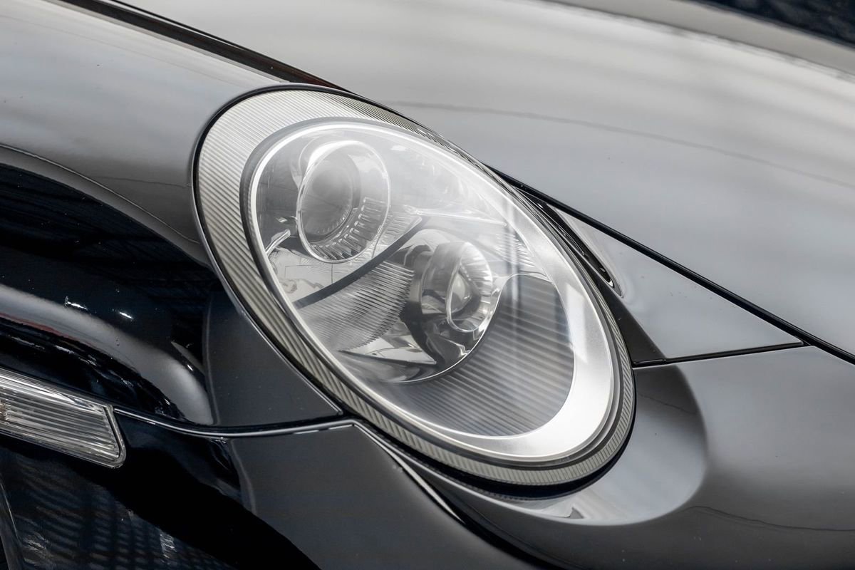 Used 2005 Porsche 911 Carrera RWD image 40