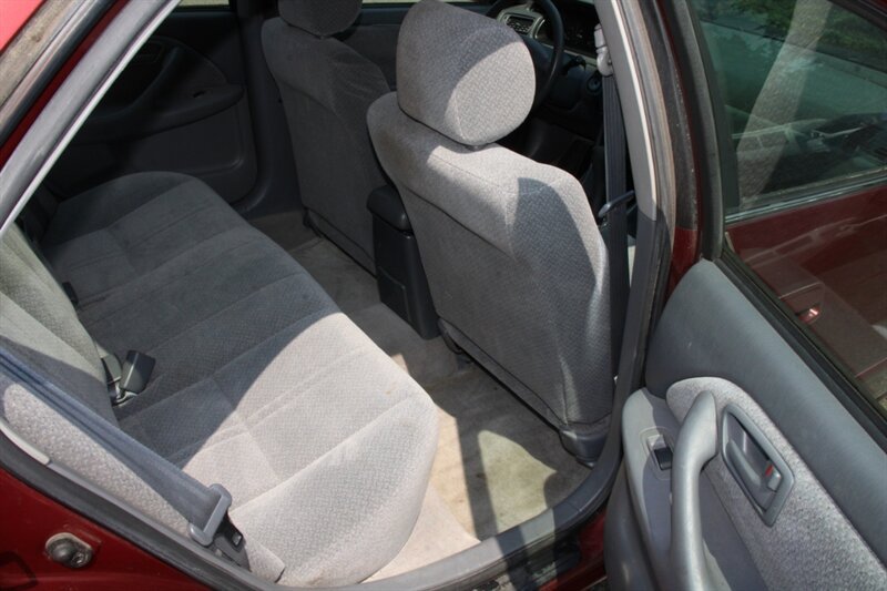 Used 2000 Toyota Camry LE FWD image 6