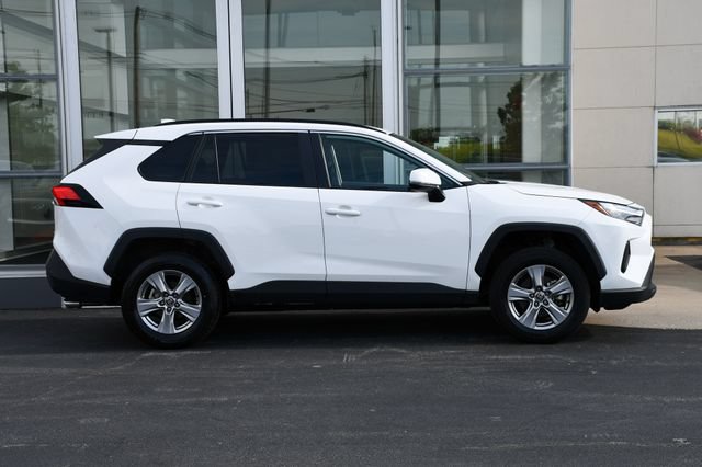 Used 2025 Toyota RAV4 XLE AWD/4WD image 6