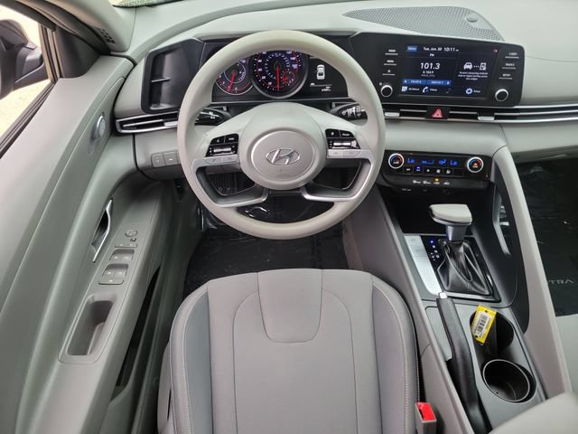 Used 2021 Hyundai Elantra SEL FWD image 7