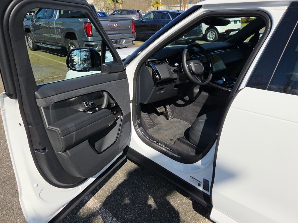 Used 2025 Land Rover Range Rover Sport Dynamic SE image 10