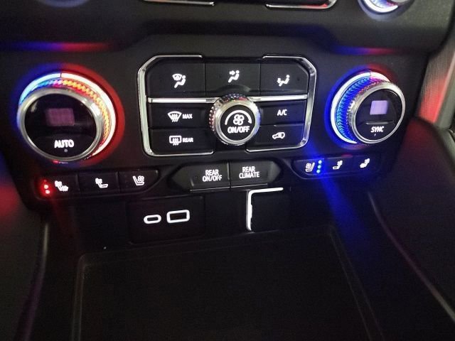 Used 2023 GMC Yukon XL SLT AWD/4WD image 35