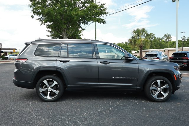 Used 2023 Jeep Grand Cherokee L Limited w/ Luxury Tech Group II AWD/4WD image 4