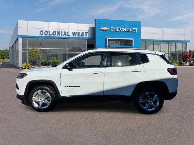 Used 2024 Jeep Compass Latitude AWD/4WD image 3