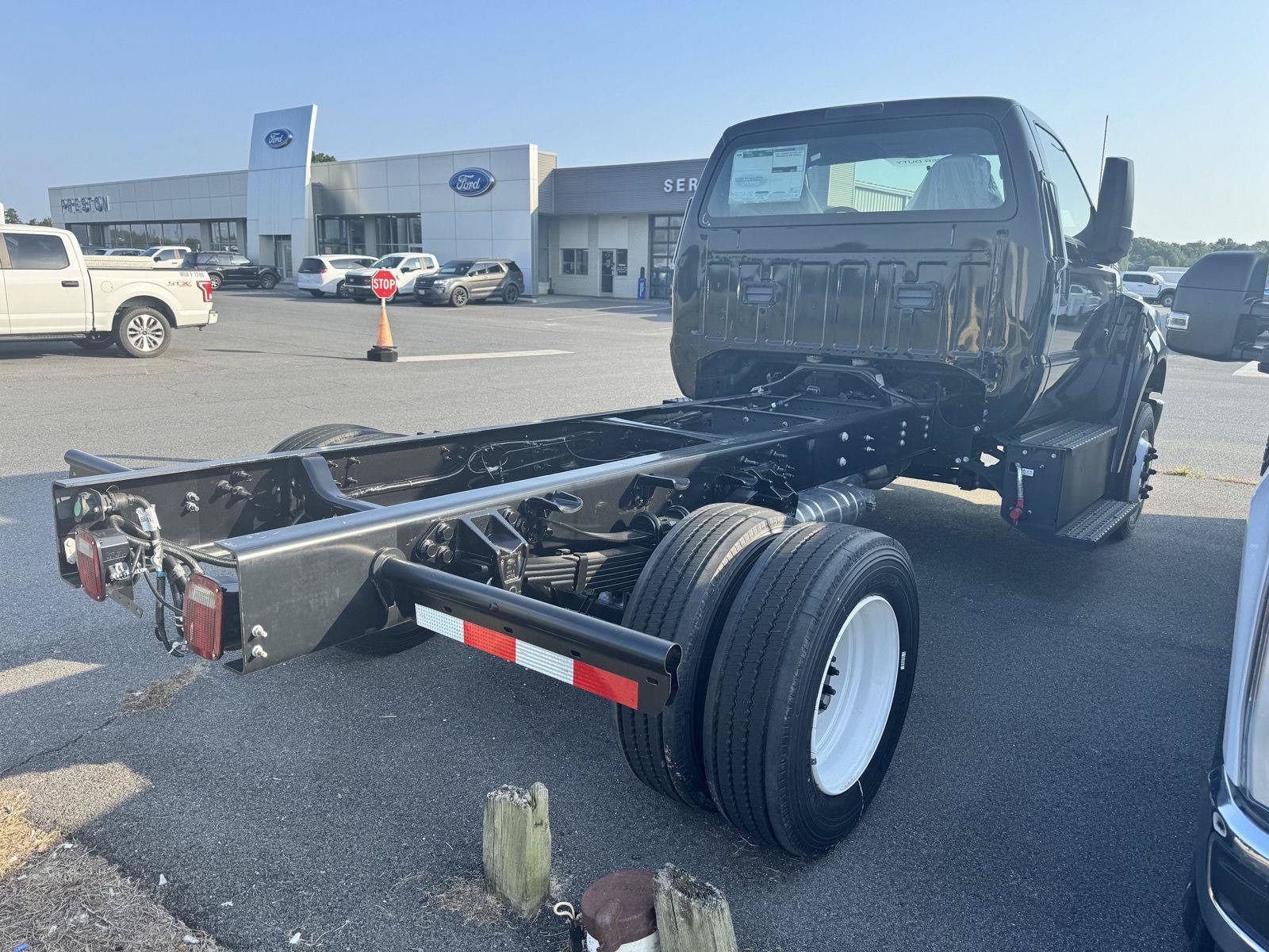 New 2025 Ford F650 2WD Regular Cab Super Duty image 4