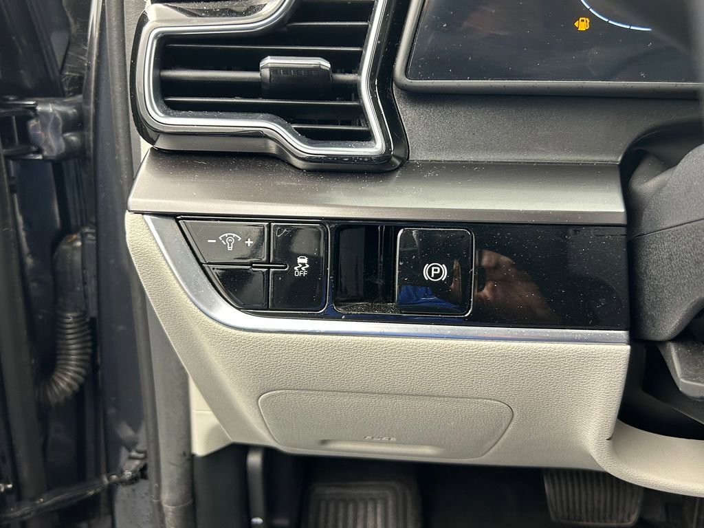 Used 2024 Kia Sportage EX image 27