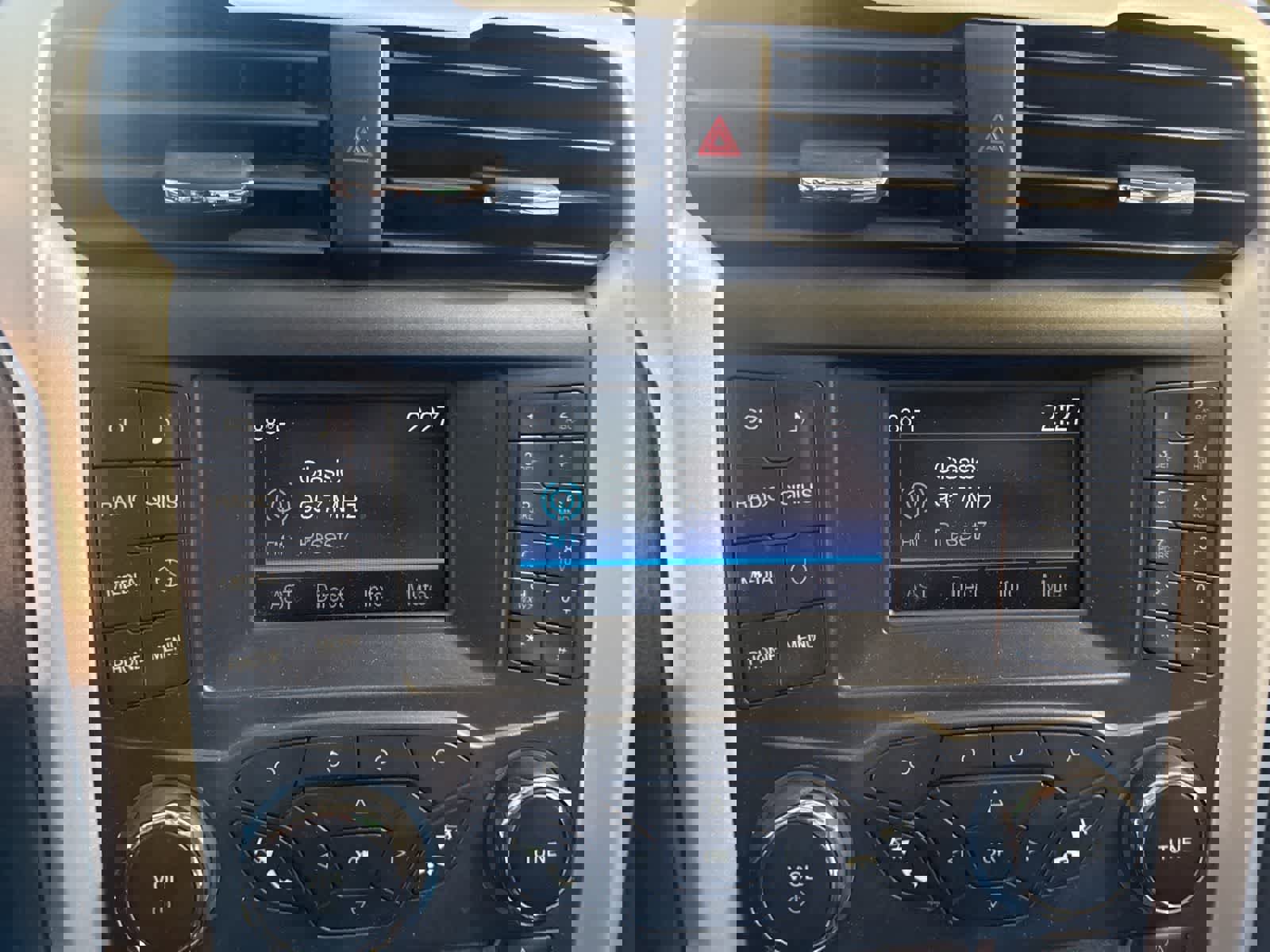 Used 2015 Ford Fusion SE w/ Equipment Group 201A image 21