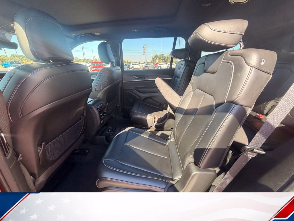 Used 2025 Jeep Grand Cherokee L Limited AWD/4WD image 6