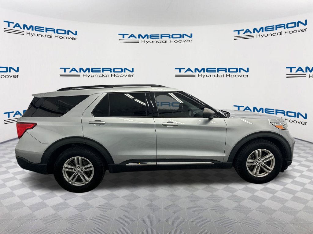 Used 2022 Ford Explorer XLT w/ Equipment Group 202A RWD image 6