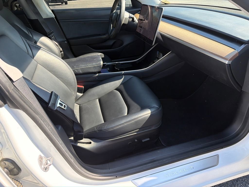 Used 2020 Tesla Model 3 Standard Range Plus RWD image 13