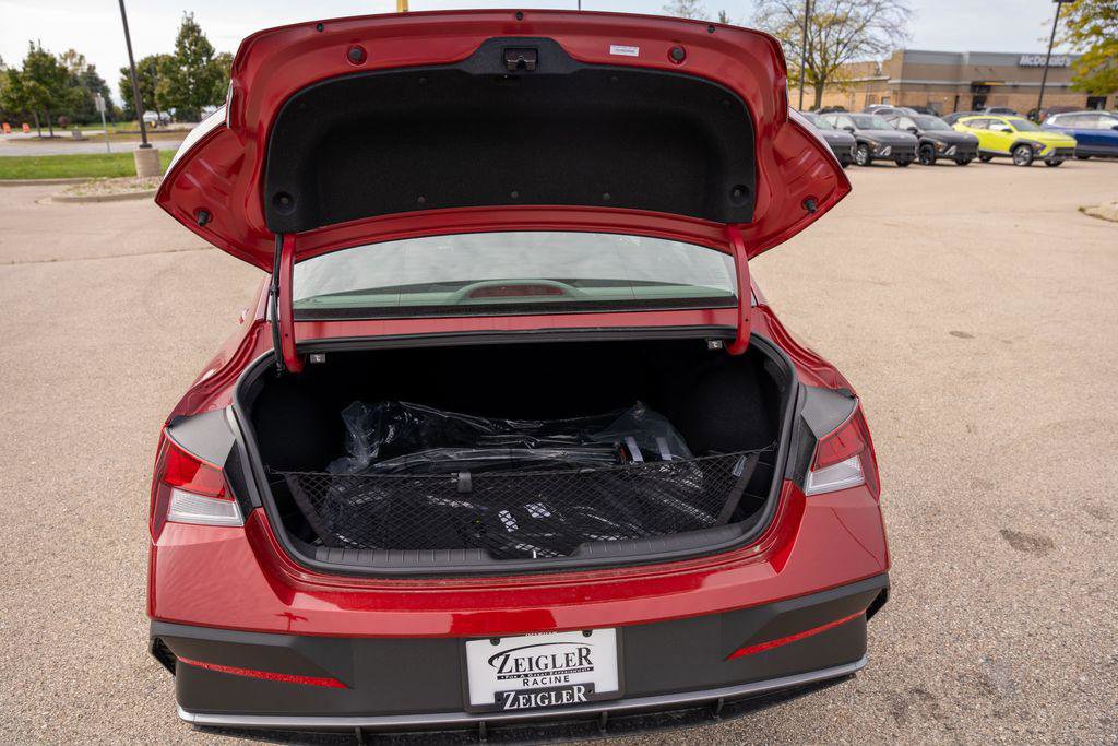 New 2025 Hyundai Elantra Sport image 10