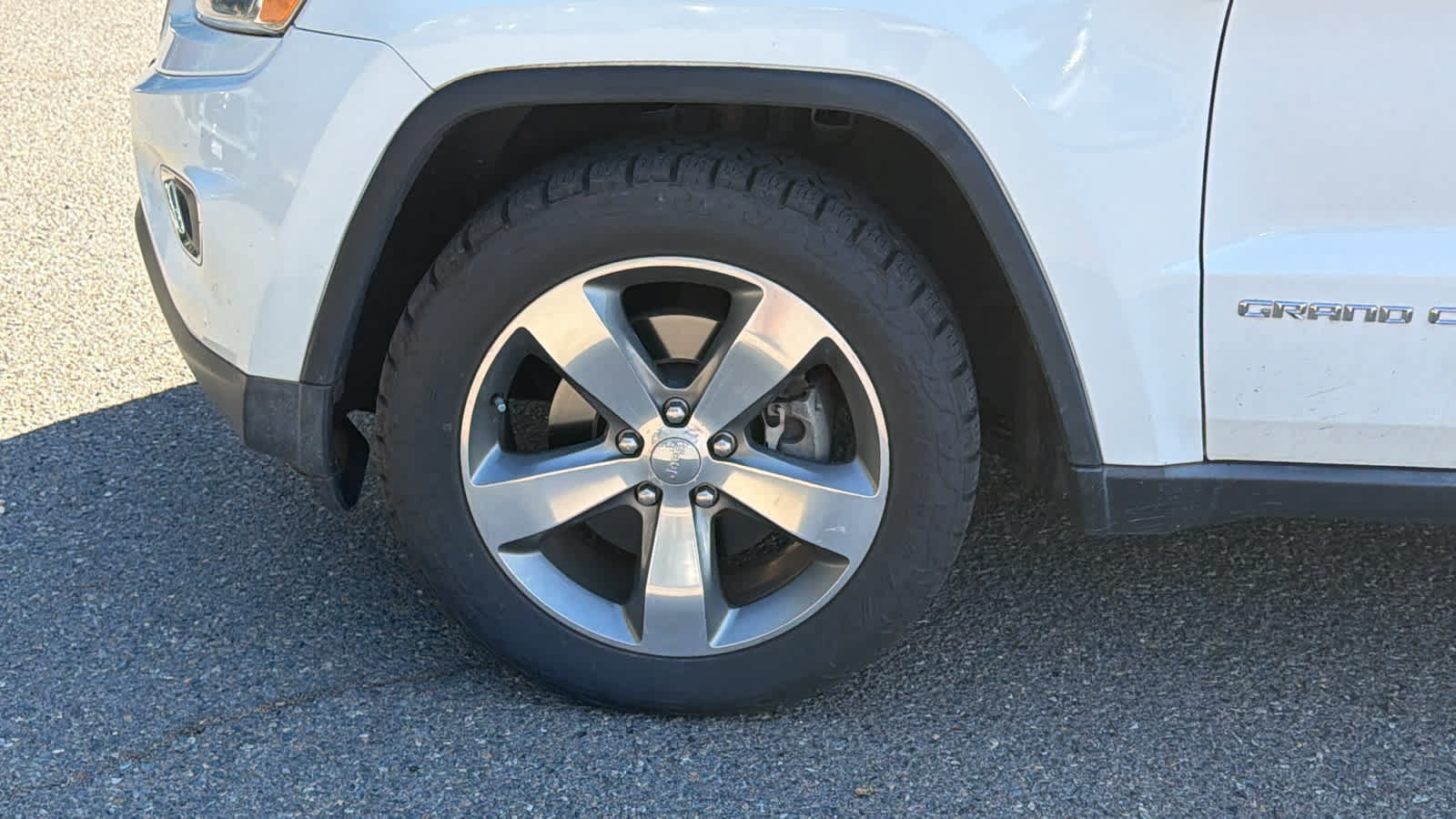 Used 2014 Jeep Grand Cherokee Limited w/ Trailer Tow Group IV AWD/4WD image 9