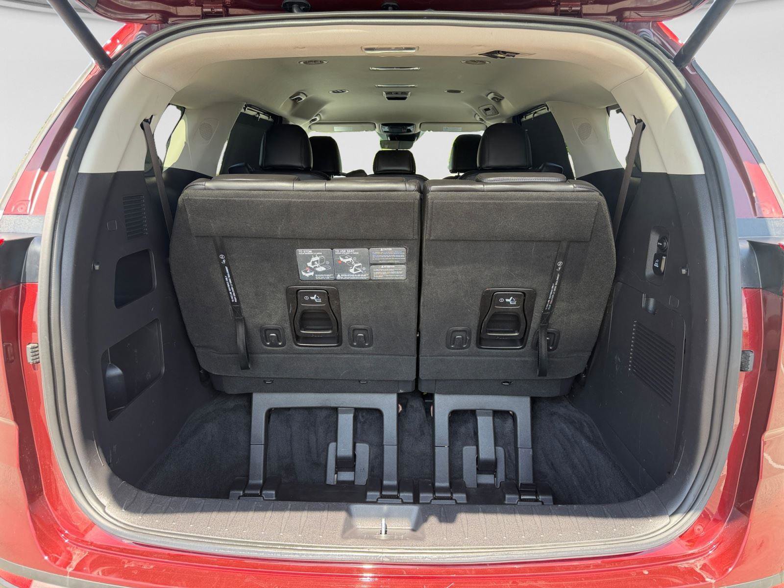 Used 2023 Kia Carnival SX FWD image 19