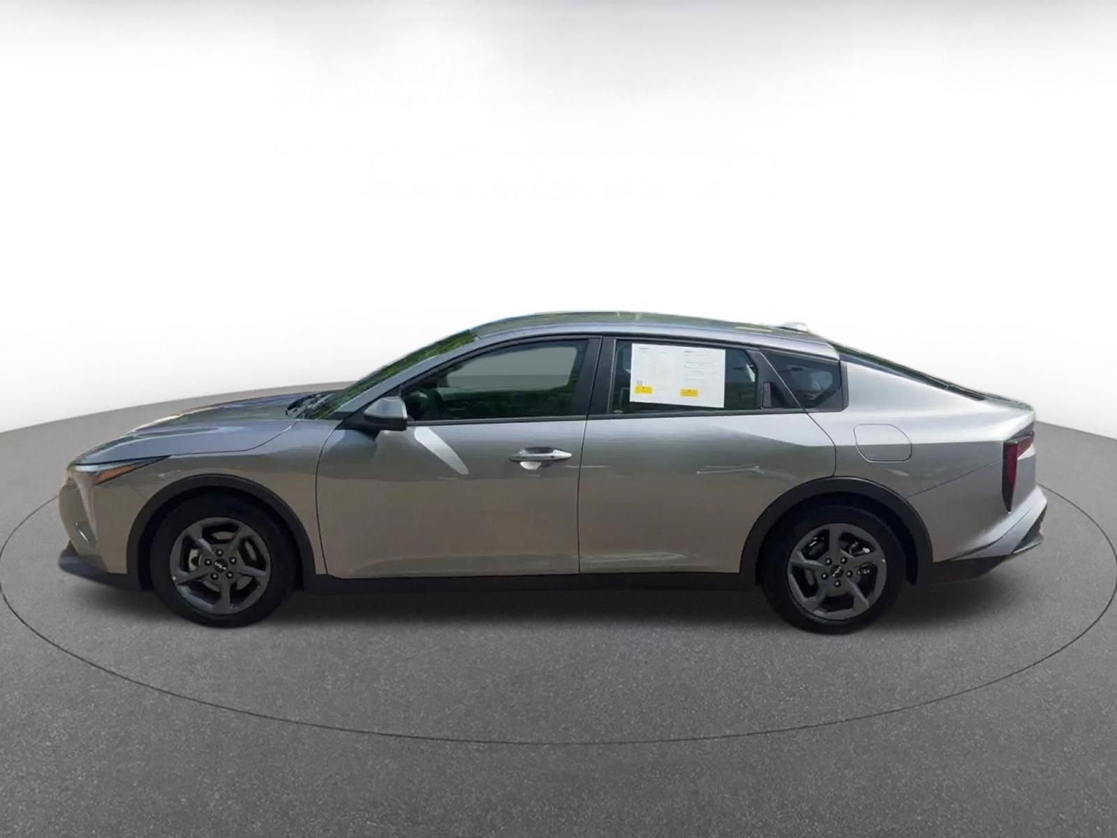 Used 2025 Kia K4 FWD image 9