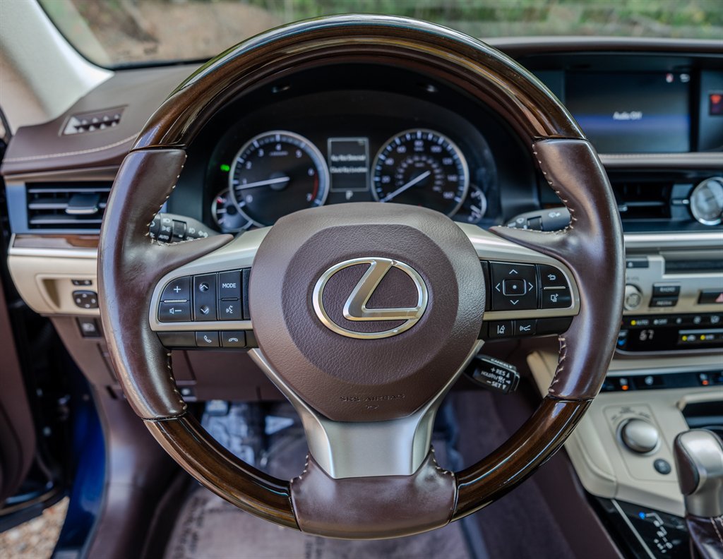 Used 2018 Lexus ES 350 w/ Premier Package FWD image 15