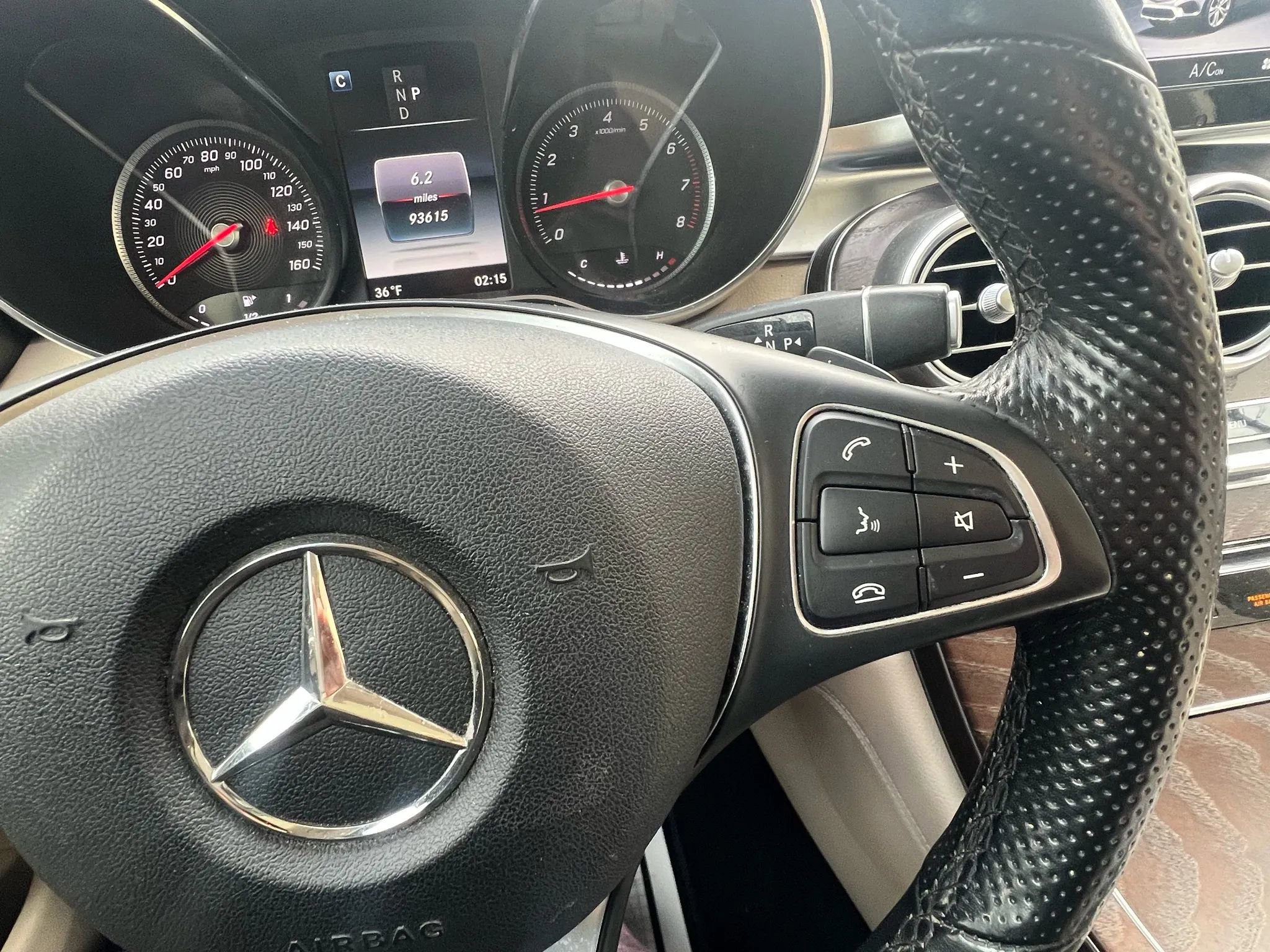 Used 2019 Mercedes-Benz GLC 300 4MATIC w/ Premium Package image 16