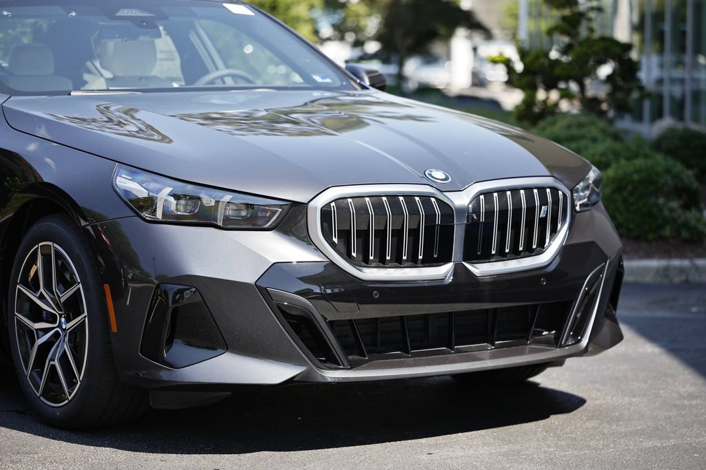 New 2027 BMW i5 eDrive40 RWD image 2
