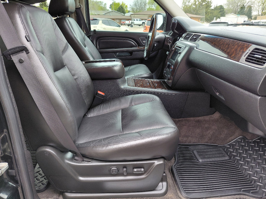 Used 2011 GMC Yukon XL Denali AWD/4WD image 22