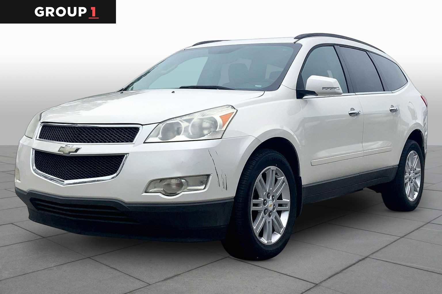 Used 2011 Chevrolet Traverse LT w/ White Premiere Package FWD image 1