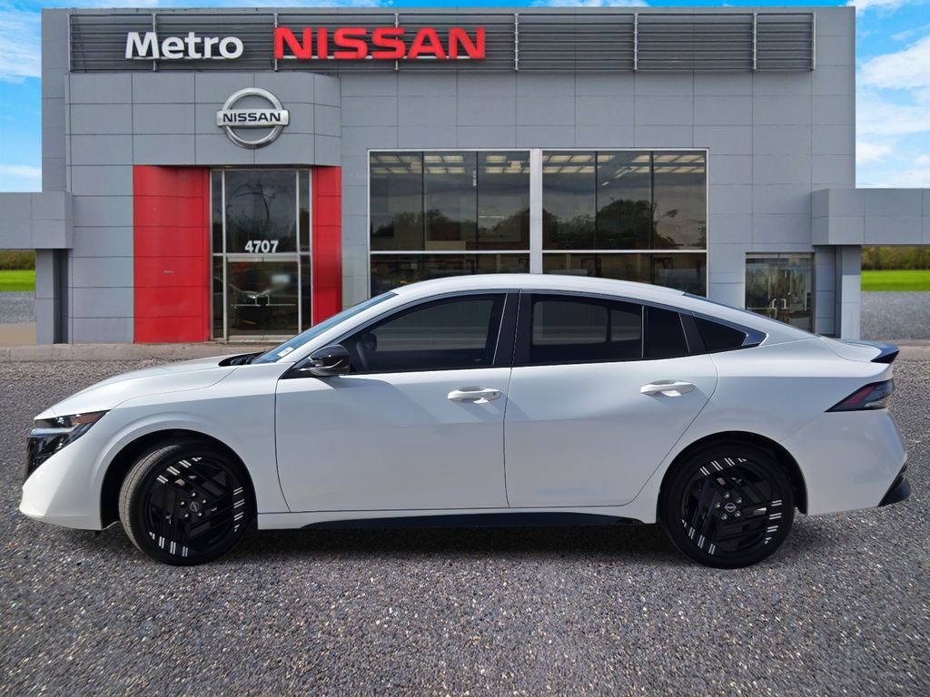 New 2026 Nissan Sentra SR w/ Floor Mat Package image 3