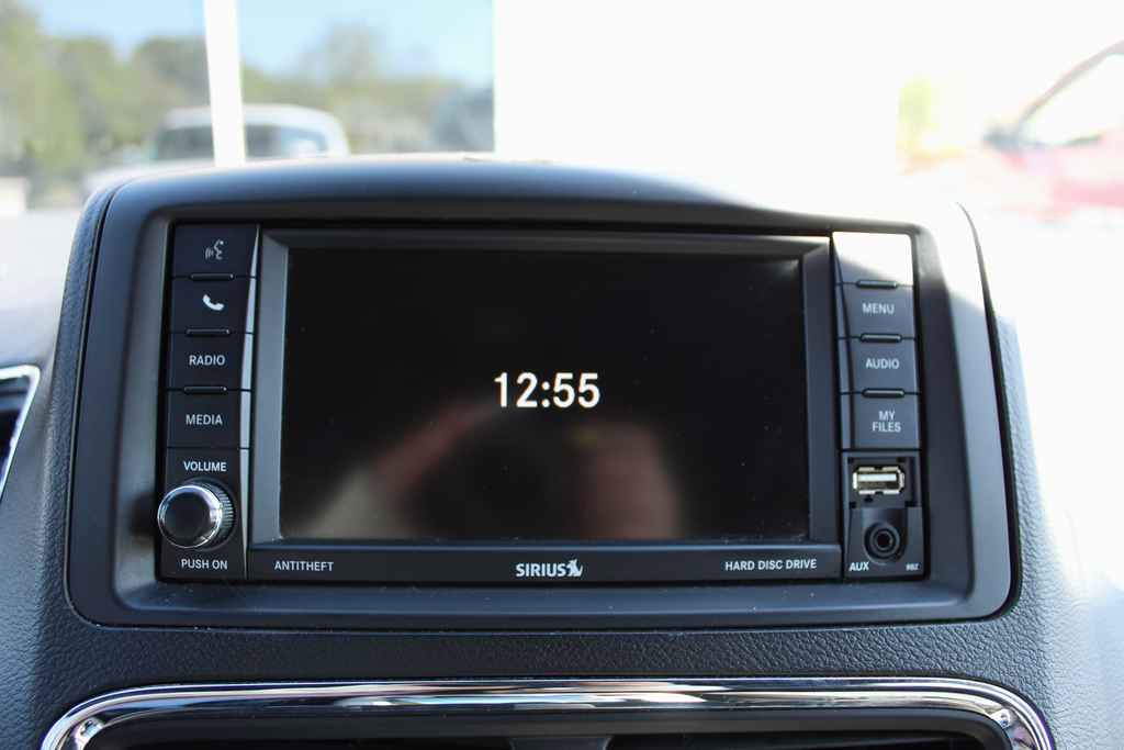 Used 2016 Dodge Grand Caravan SXT image 16