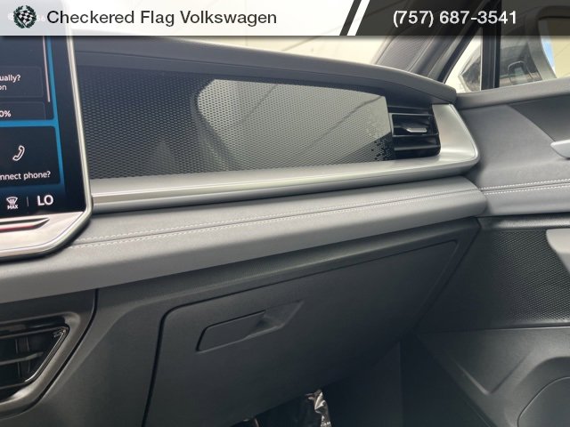 New 2025 Volkswagen Tiguan SE R-Line image 49